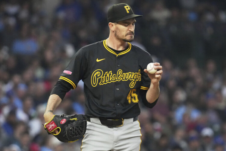 Crow-Armstrong, Suzuki homer as Cubs edge Pirates 3-2